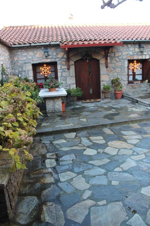 Guesthouse Karahalios ポルドロソス エクステリア 写真