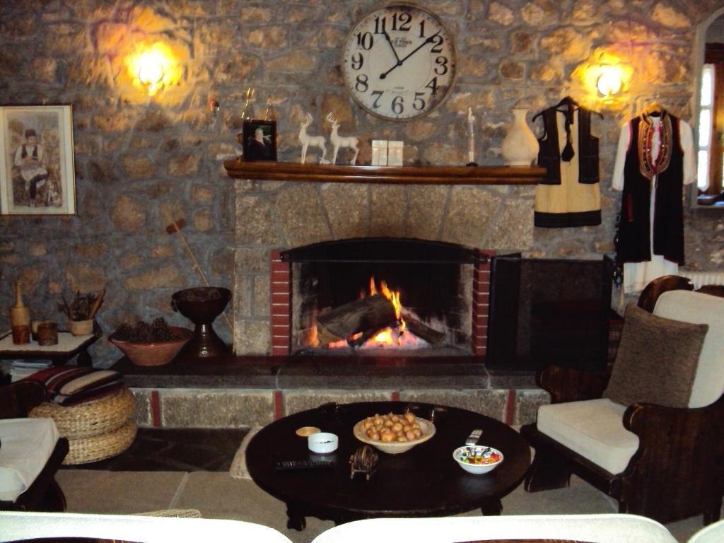 Guesthouse Karahalios ポルドロソス エクステリア 写真