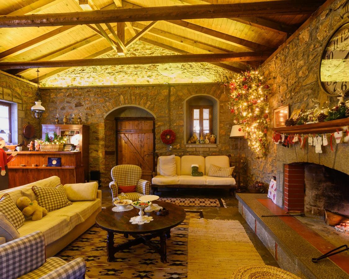 Guesthouse Karahalios ポルドロソス エクステリア 写真